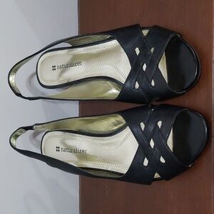 Woman's naturalizer open toe sling back size 6 1/2